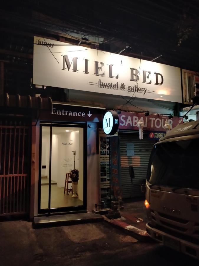 Miel Bed Hostel & Gallery Chiang Mai Exterior foto