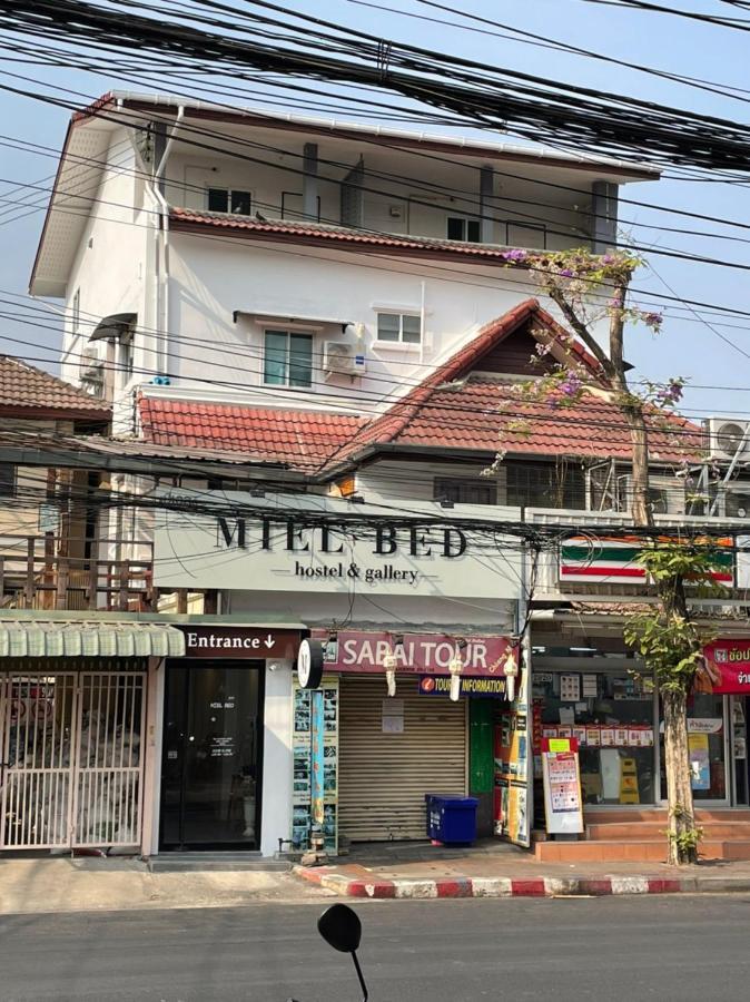 Miel Bed Hostel & Gallery Chiang Mai Exterior foto