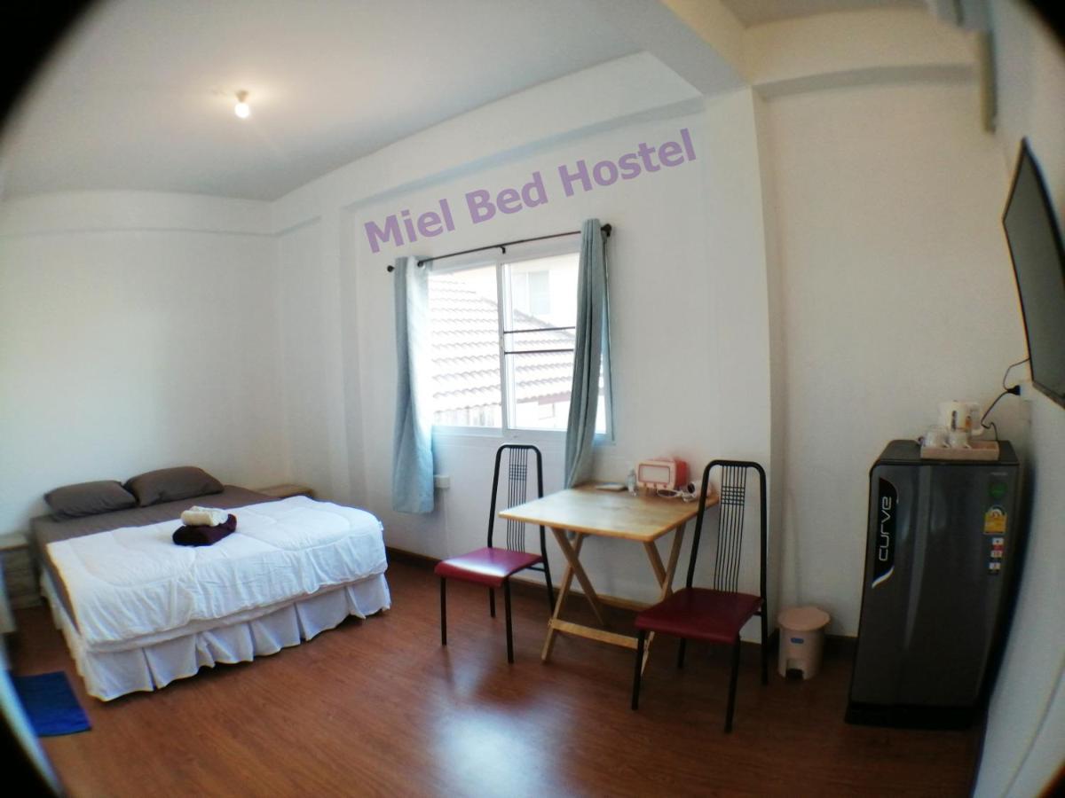 Miel Bed Hostel & Gallery Chiang Mai Exterior foto