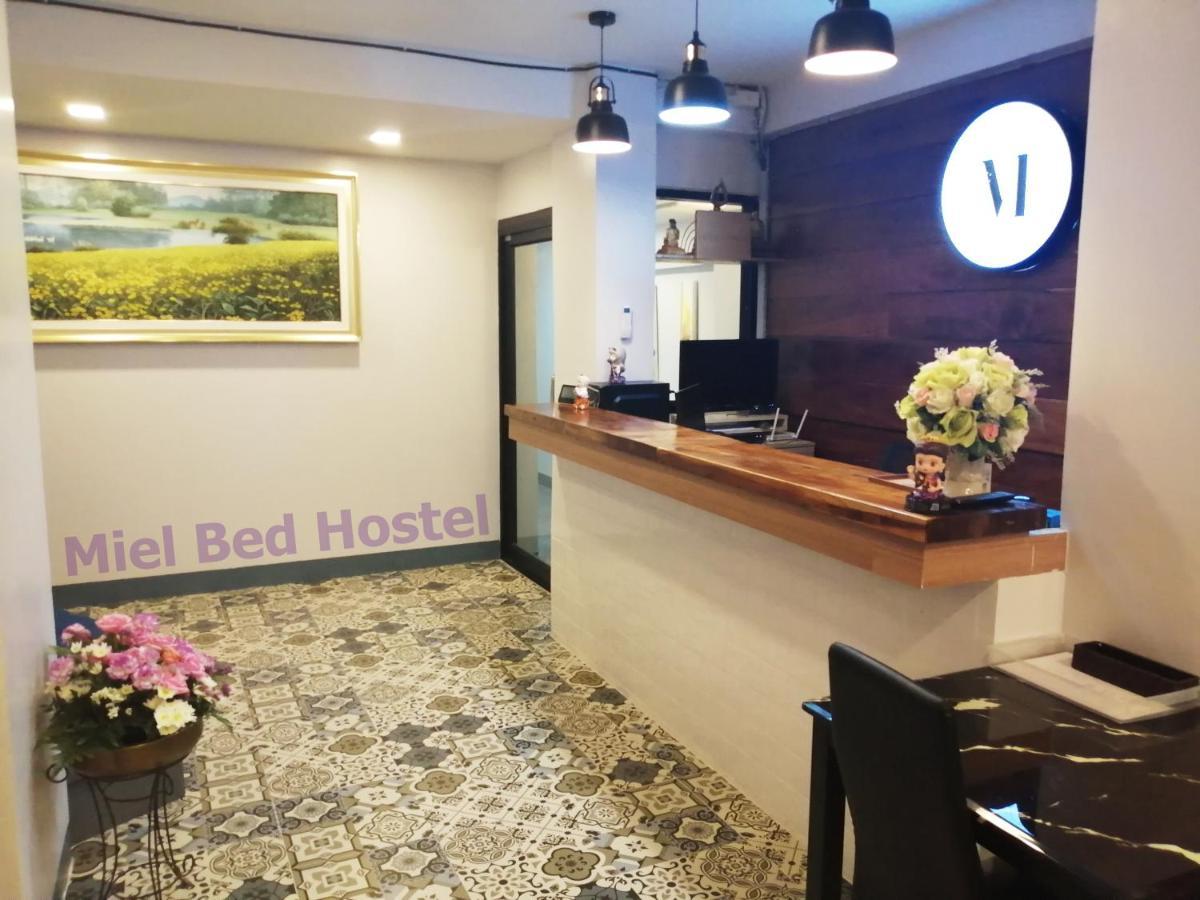 Miel Bed Hostel & Gallery Chiang Mai Exterior foto