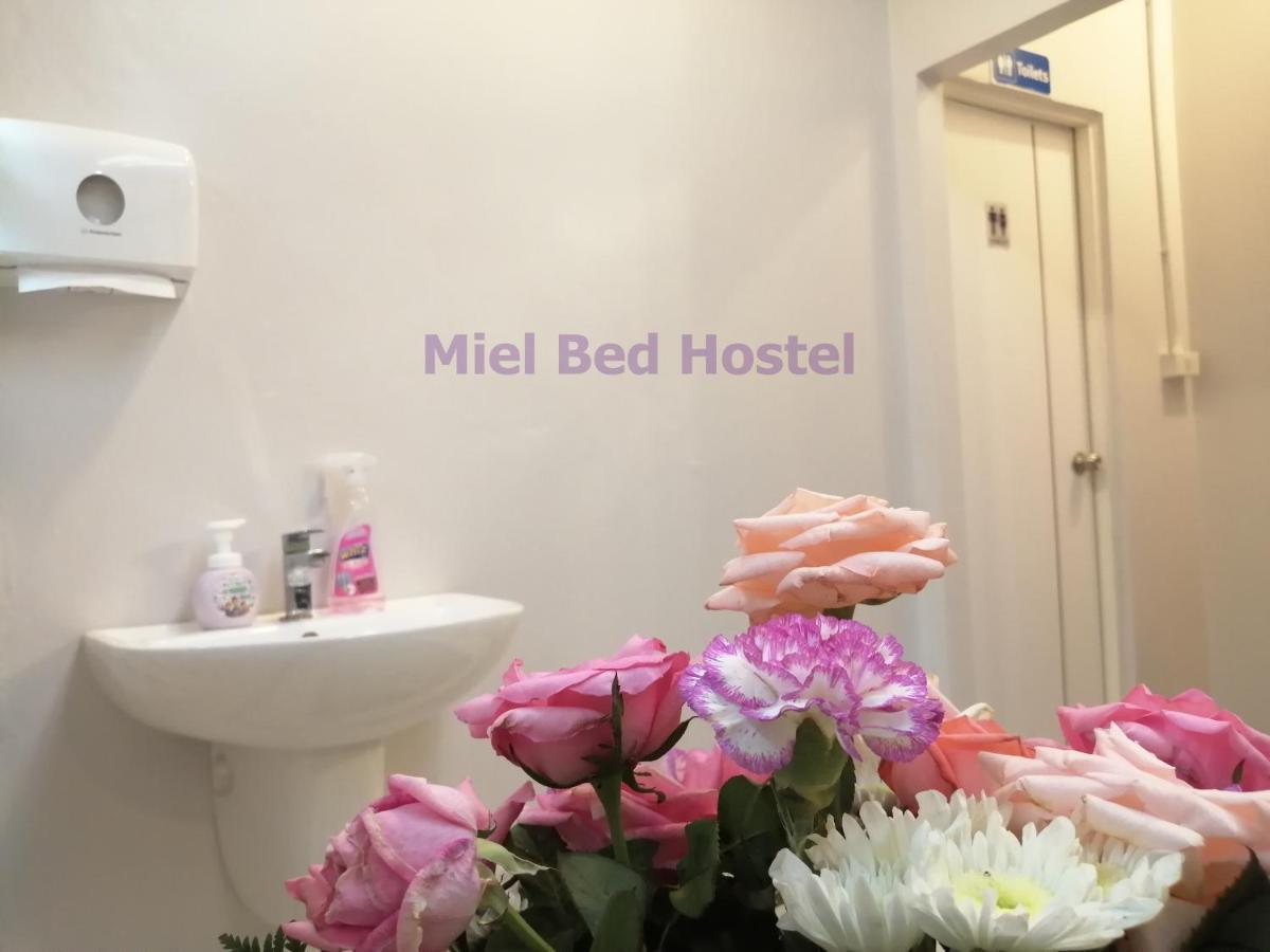 Miel Bed Hostel & Gallery Chiang Mai Exterior foto