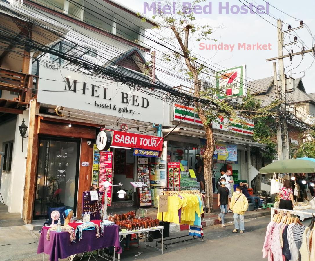 Miel Bed Hostel & Gallery Chiang Mai Exterior foto