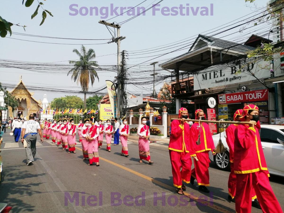 Miel Bed Hostel & Gallery Chiang Mai Exterior foto